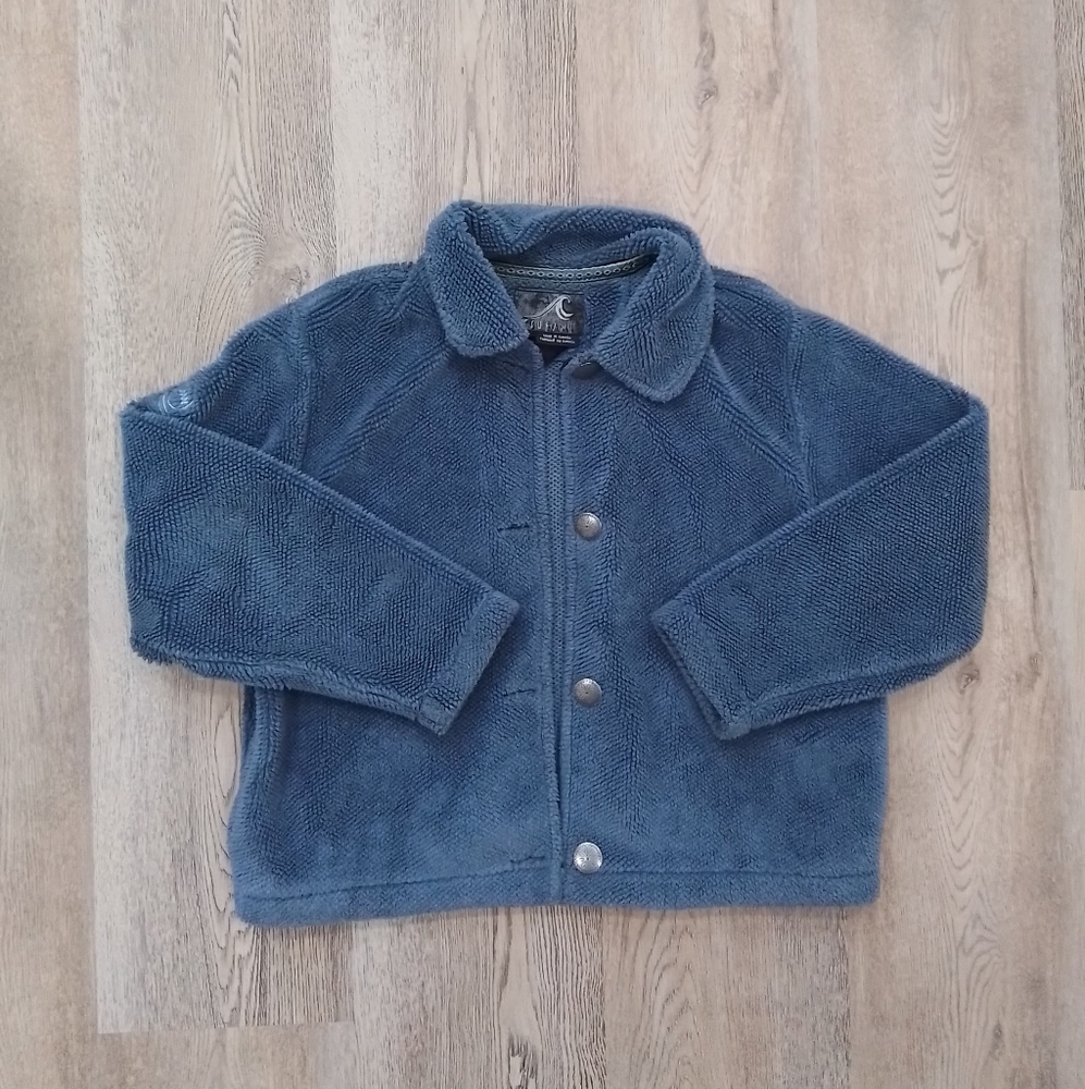 Cropped fuzzy jacket.